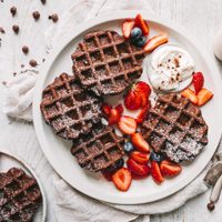 Waffles de cacao súper esponjosos: hacé esta receta en pocos minutos y dale una vuelta gourmet a tus meriendas