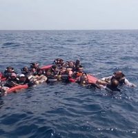 Rescatan en Colombia a 38 turistas alemanes y austriacos a bordo de una embarcación que naufragó