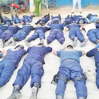 Autodefensas desarman a policías de Petatlán y asumen el control de la seguridad (Video)