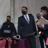 Batres pide que tomas de protesta de nuevos alcaldes sea actos republicanos y en armonía