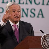 AMLO urge a líderes triquis a buscar acuerdo para alcanzar paz y bienestar