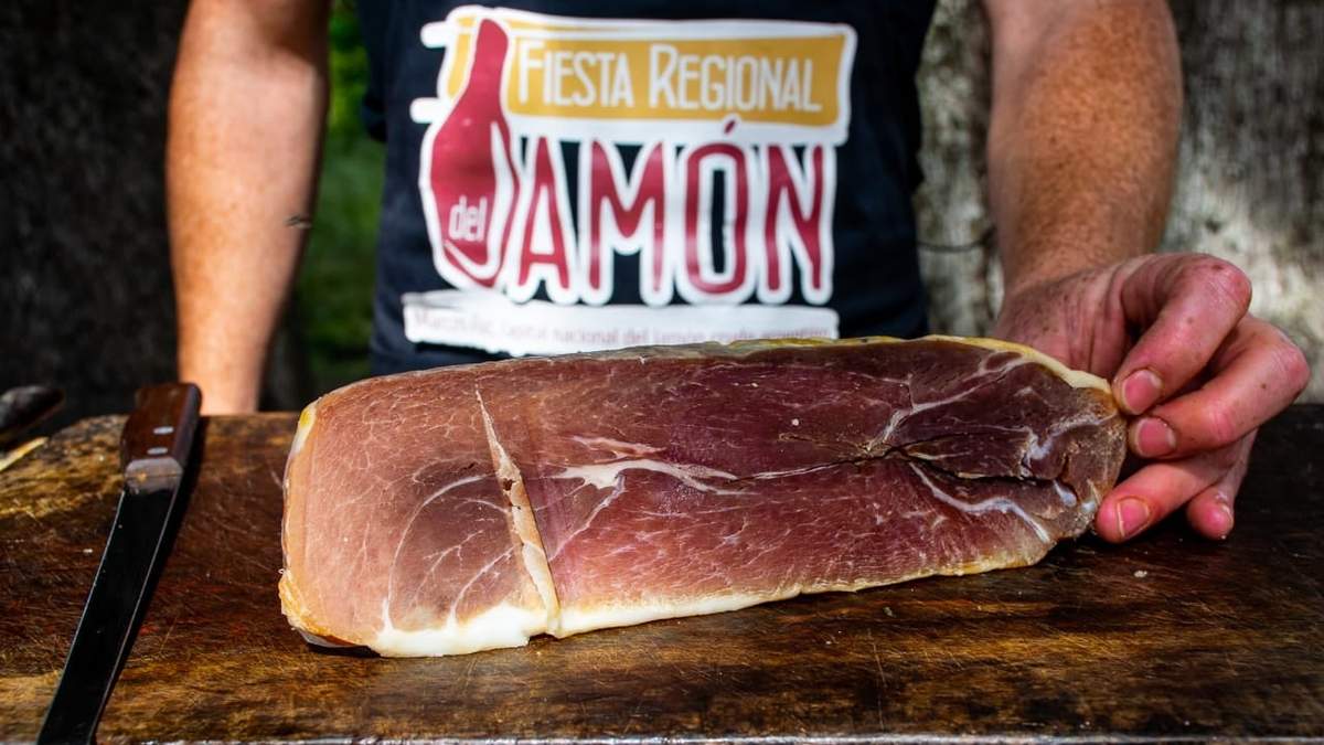 El jamón crudo, protagonista de una fiesta nacional. Fuente: (Instagram)