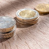 Si estás atrapado en deudas, mirá este poderoso ritual para conseguir dinero inmediato