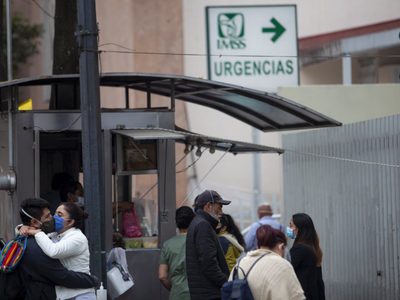 Reporta 16 hospitales con 100% de ocupación de sus camas para covid-19