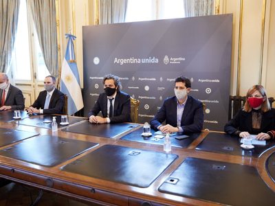 Sueldo: el Gobierno evalúa adelantar la revisión del Salario Mínimo
