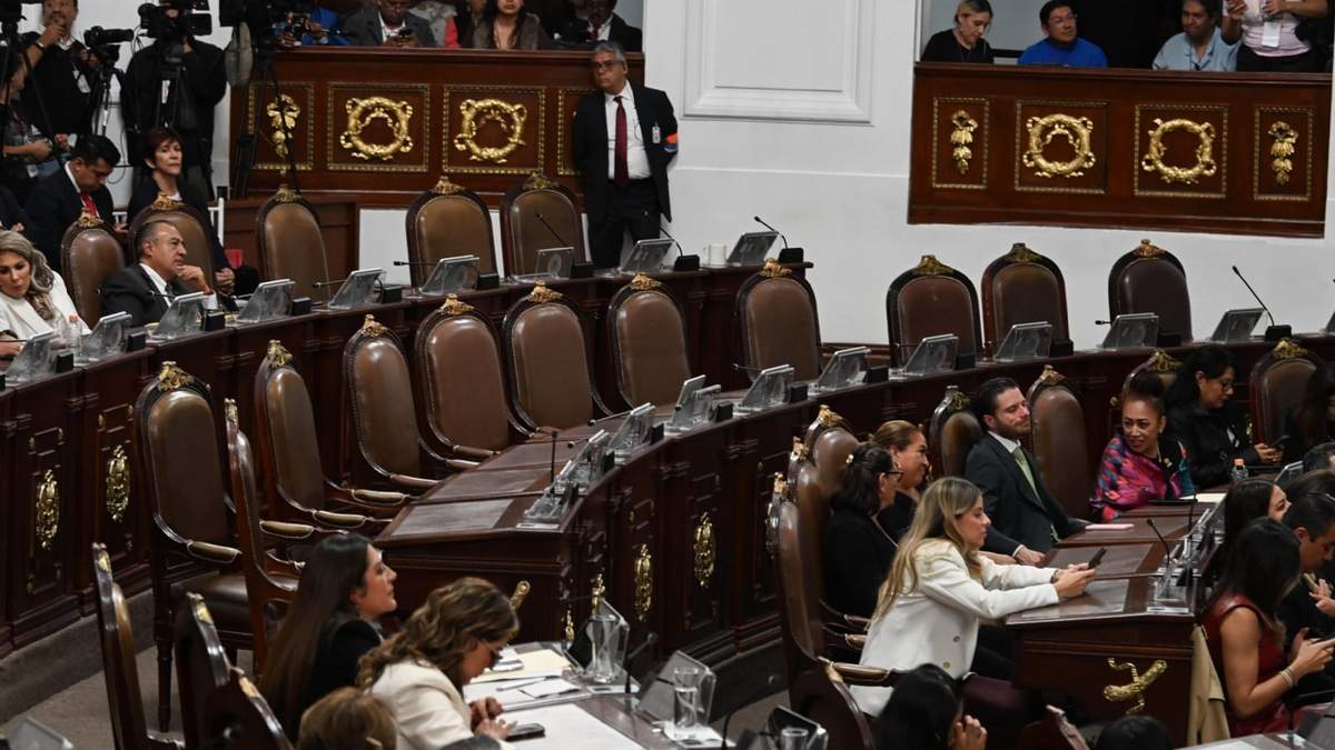 PAN abandona el informe de Clara Brugada