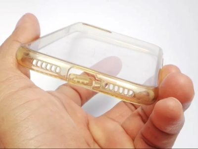 Si la funda de tu celular se puso vieja y amarillenta, revivila con un truco casero y sin gastar dinero