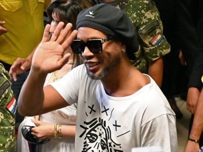 ¿Cómo sigue el caso Ronaldinho detenido?