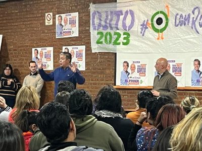 Rolando Figueroa acompañó a los candidatos de Comunidad en Cutral Co y Huincul