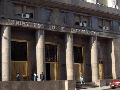 Economía licitará dos nuevas Letras del Tesoro a tasa Badlar