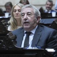 El incómodo lugar en el que quedó Cobos dentro de CM