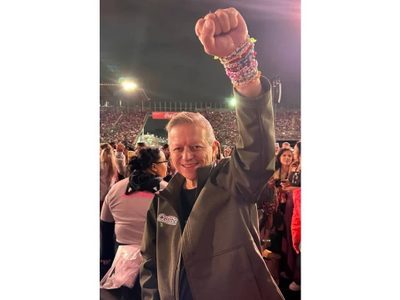 Ministro“swiftie”: Arturo Zaldívar presume asistencia a concierto de Taylor Swift