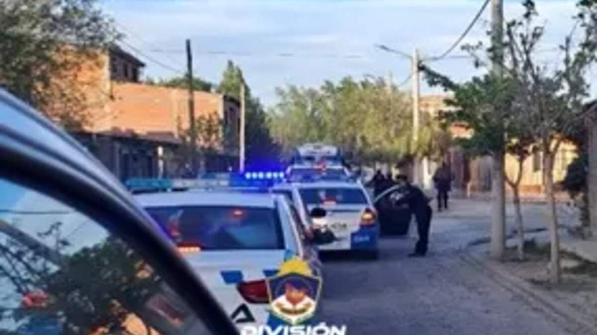 Operativo de la policía en Valentina Sur. Fuente: (Policía de Neuquén)