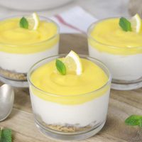 Postre de limón en vasitos: una opción ideal si tenés una juntada improvisada con amigos