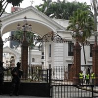 Las fuerzas de Maduro bloquean el acceso al parlamento antes de la elección de autoridades de la Asamblea