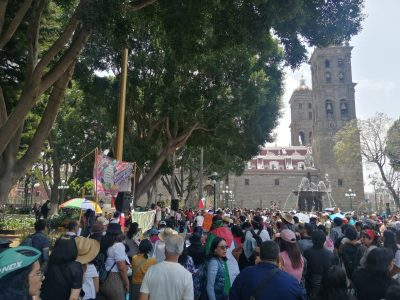 “No es progreso, es ecocidio": ciudadanos protestan contra cablebús en Puebla