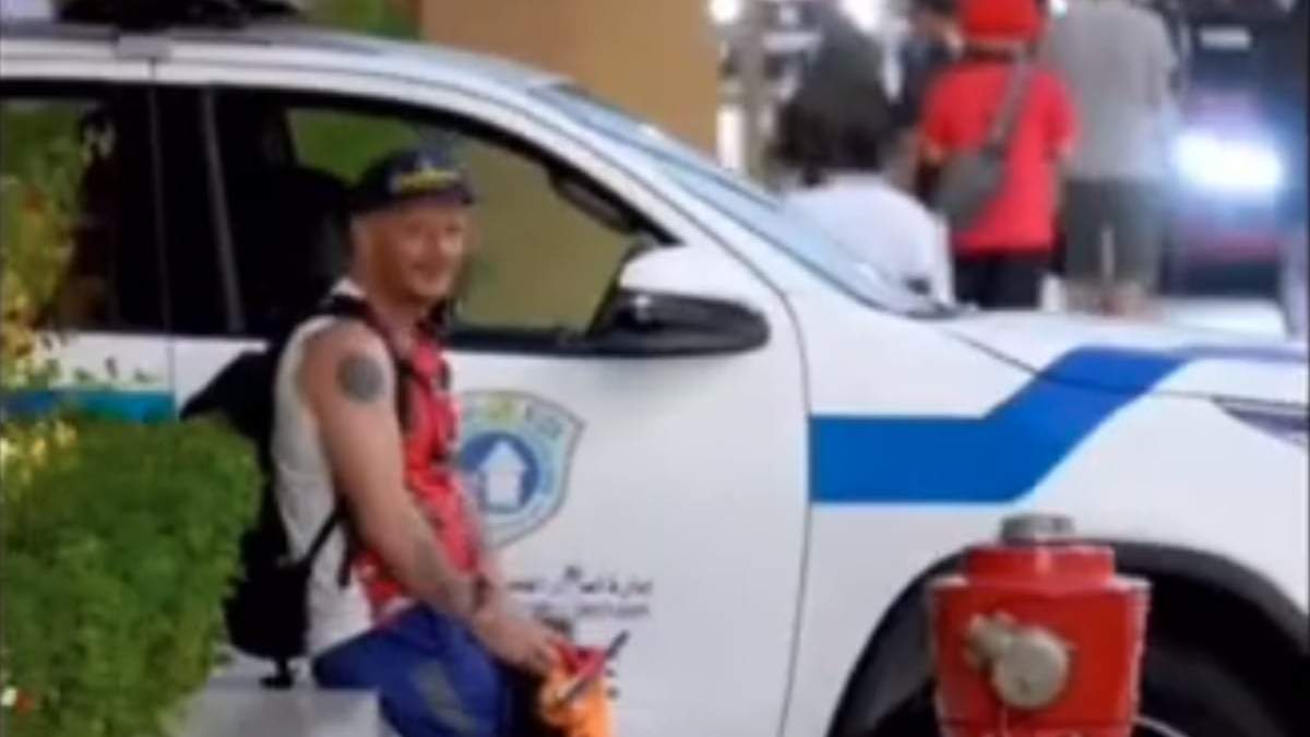 Facundo junto a una patrulla de Doha, Qatar