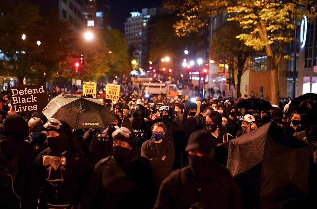 Protestas contra el racismo y la reelección de Donald Trump en Washington