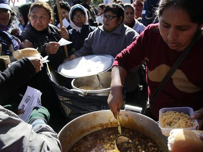 Olla popular y asamblea: organizaciones sociales se movilizan en el oeste de Neuquén
