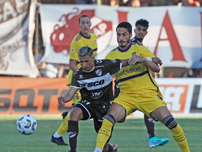 Se va uno y llega otro: intercambios de jugadores entre Boca y Platense