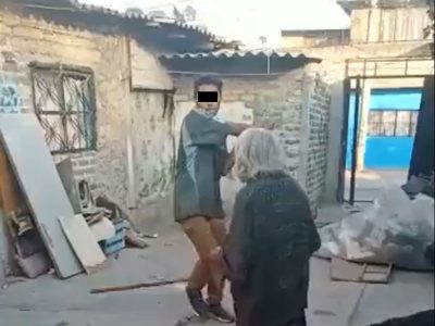 Joven golpea con un tubo a su abuela en Ecatepec; ya fue detenido