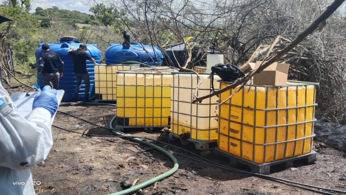 El combustible decomisado en Degollado, Jalisco