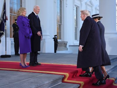 Biden recibe a Trump en la Casa Blanca en un último gesto de cortesía