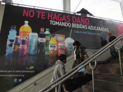 Diputados de PVEM buscan prohibir que regalen bebidas azucaradas y alimentos procesados a menores