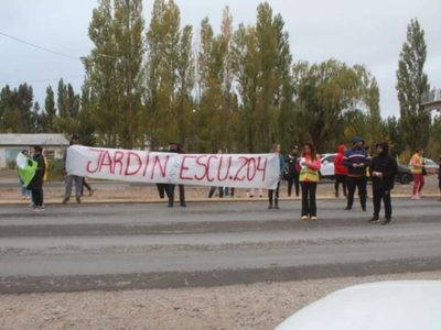 La Escuela 204 de Centenario suma más problemas, Camuzzi clausuró el sector de cocina