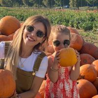 Enamora: el nuevo video de la hija menor de Evangelina Anderson derrite a todos por su actitud