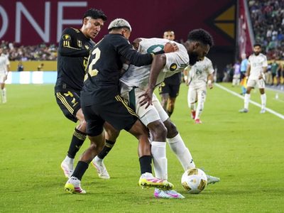 México vence 2-0 a Arabia Saudita y avanza a semifinales en la Copa Oro