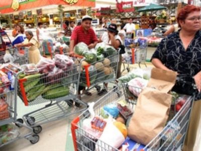 Se avecina la recesión en México; consumo de los mexicanos sigue cayendo, según el Inegi