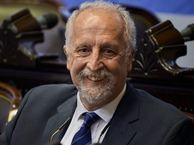 Carnaghi presentó un proyecto de ley para crear la Universidad Nacional de Los Lagos