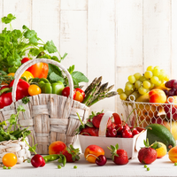 Pocos la aprovechan: la fruta “oro negro” que mejora la piel y fortalece los huesos