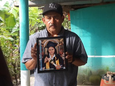 El padre de la migrante asesinada María Senaida culpa a la policía mexicana; 'ellos la mataron”