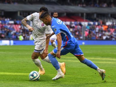 Tuca Ferretti debuta con victoria del Cruz Azul 1-0 a Juárez en el Estadio Azteca