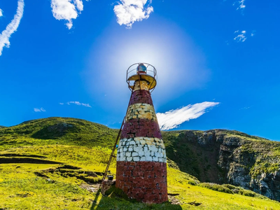 Dónde queda y cómo llegar al faro del fin del mundo: el trekking más desafiante de Tierra del Fuego