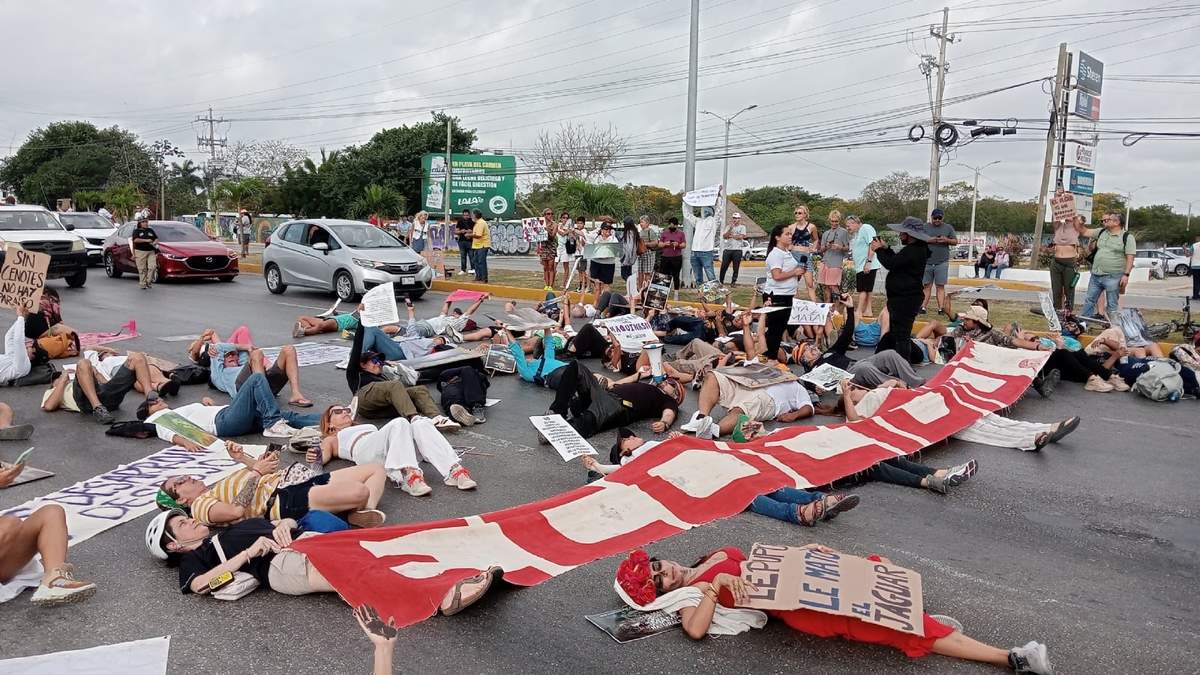 Manifestación y bloqueo a Playa del Carmen