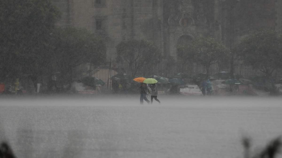 Lluvia intensa la tarde del jueves en el Centro Histórico de la CDMX