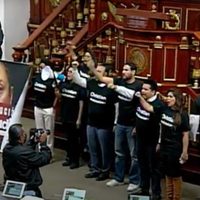 Protestan en el Congreso de la CDMX por la orden de captura contra Von Roehrich