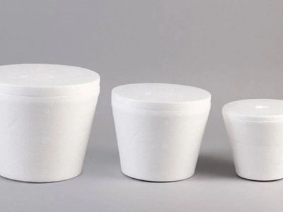 No tires los envases de telgopor de un kilo de helado: creá este coqueto canasto para guardar cosas