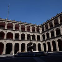 AMLO reúne a su gabinete para definir si continuarán en el cargo