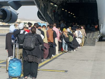 "La respuesta es no": los talibanes rechazan extender el tiempo de las evacuaciones en Afganistán