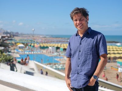 Axel Kicillof aseguró que habrá temporada turística el próximo año