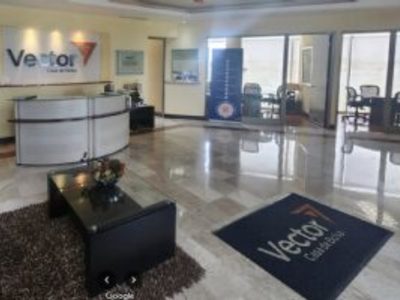 CNBV retira licencia a Vector Casa de Bolsa de Alfonso Romo por presunto lavado de dinero