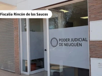 Le formularon cargos al policía que golpeó a su mujer y la amenazó con el arma reglamentaria