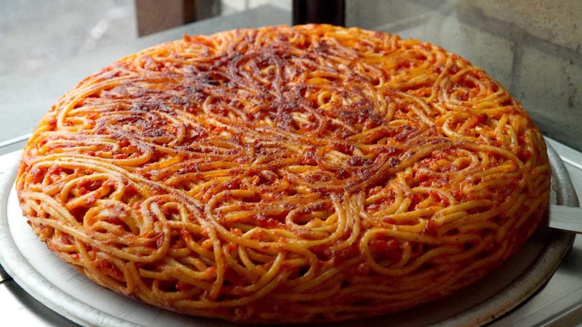 Tortilla de fideos. Fuente: (Instagram)