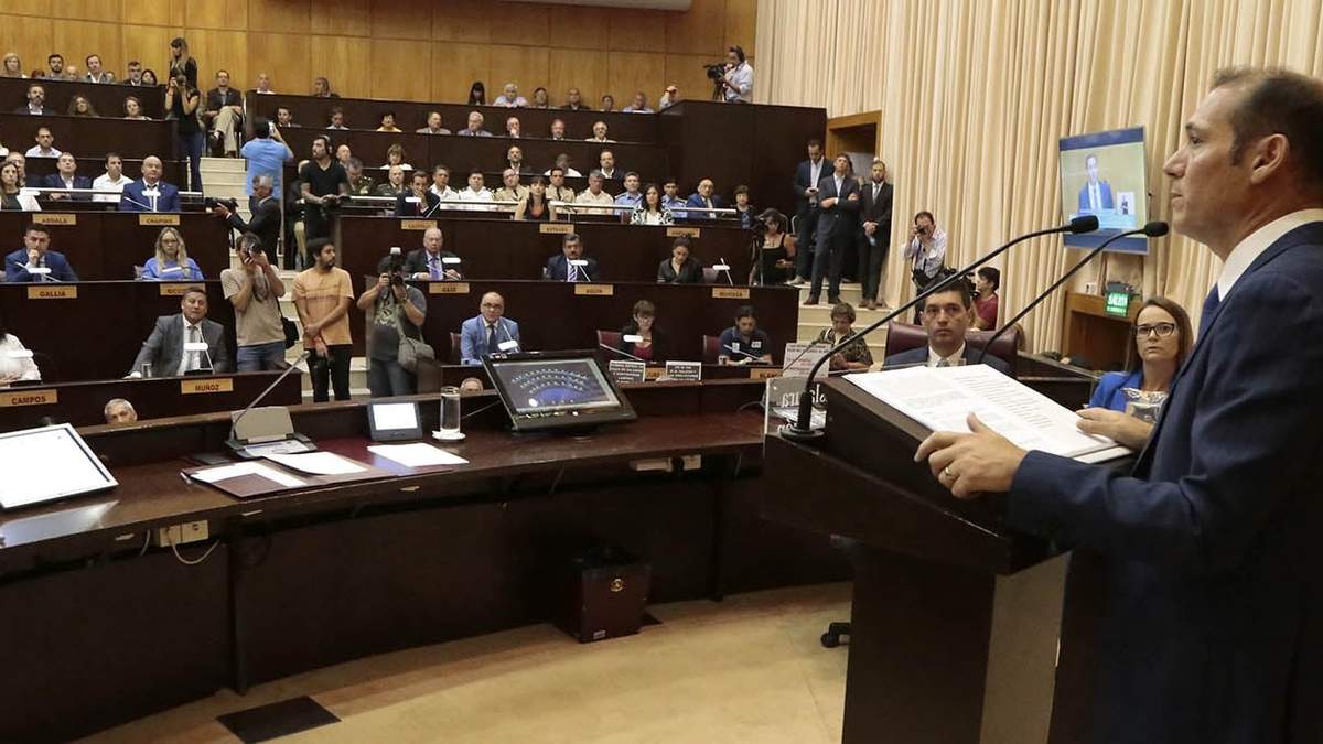 Omar Gutiérrez, gobernador de la provincia en Neuquén, en la Legislatura. Fuente: (Twitter)