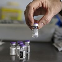 Imperdonable: destruyó deliberadamente 500 dosis de la vacuna contra el coronavirus