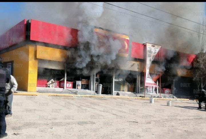 Queman negocios en Guanajuato